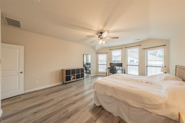 525 Foxcraft Drive, Fort Worth, TX 76131