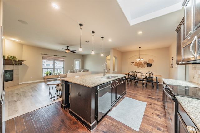 525 Foxcraft Drive, Fort Worth, TX 76131