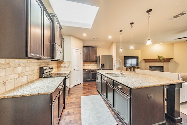 525 Foxcraft Drive, Fort Worth, TX 76131