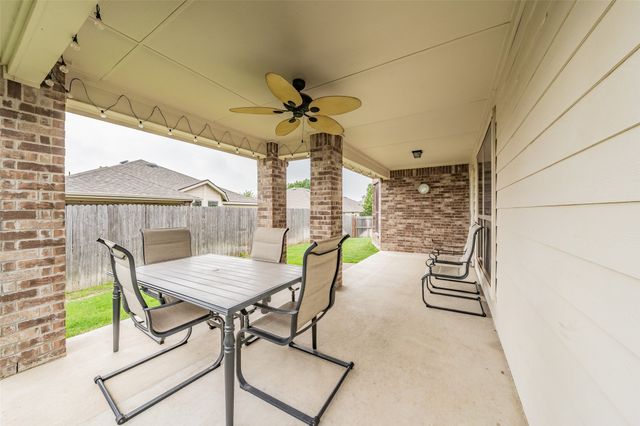 525 Foxcraft Drive, Fort Worth, TX 76131