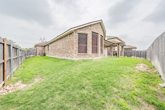 525 Foxcraft Drive, Fort Worth, TX 76131
