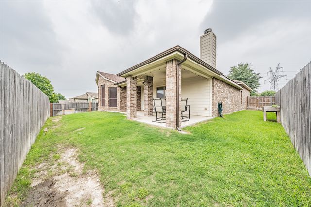 525 Foxcraft Drive, Fort Worth, TX 76131