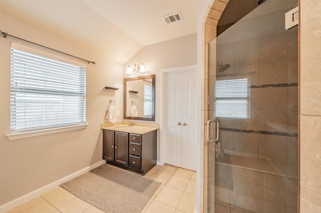 525 Foxcraft Drive, Fort Worth, TX 76131