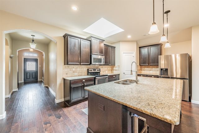 525 Foxcraft Drive, Fort Worth, TX 76131