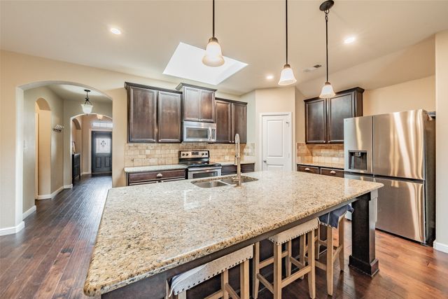 525 Foxcraft Drive, Fort Worth, TX 76131