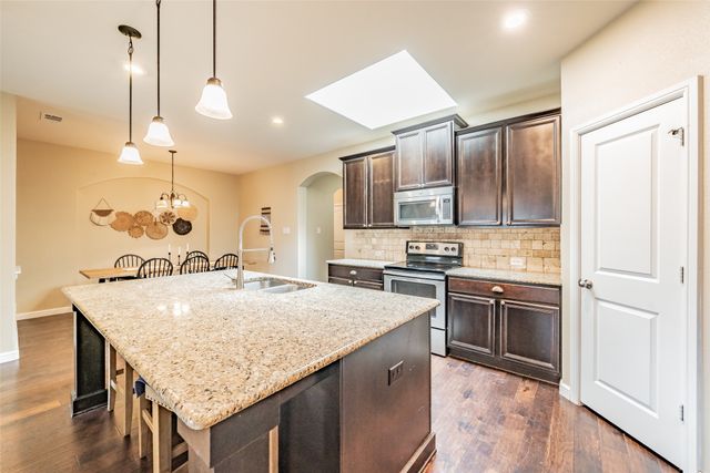 525 Foxcraft Drive, Fort Worth, TX 76131