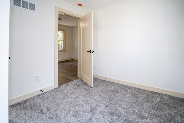 510 E 9th Street N, Newton, IA 50208