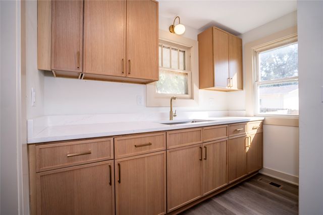 510 E 9th Street N, Newton, IA 50208