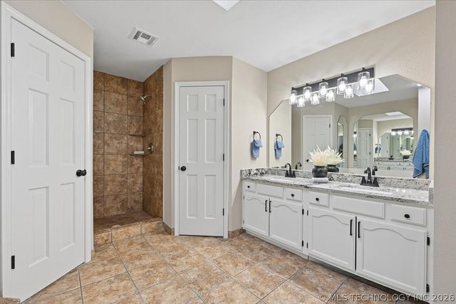 1816 S Gardenia Avenue, Broken Arrow, OK 74012