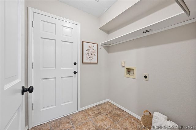 1816 S Gardenia Avenue, Broken Arrow, OK 74012