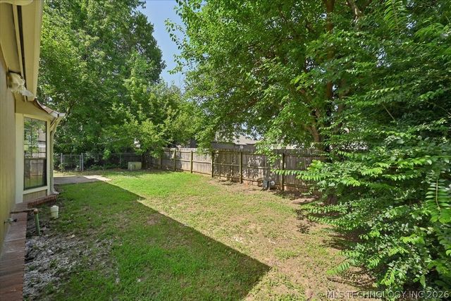 1816 S Gardenia Avenue, Broken Arrow, OK 74012