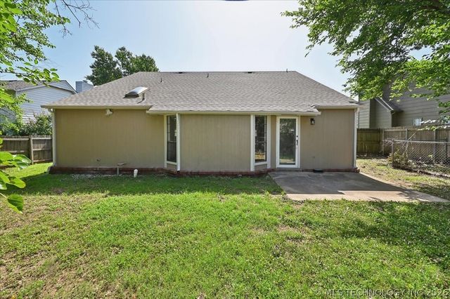 1816 S Gardenia Avenue, Broken Arrow, OK 74012