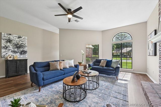 1816 S Gardenia Avenue, Broken Arrow, OK 74012