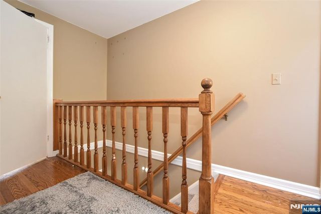 260 W Allendale Avenue, Allendale, NJ 07401