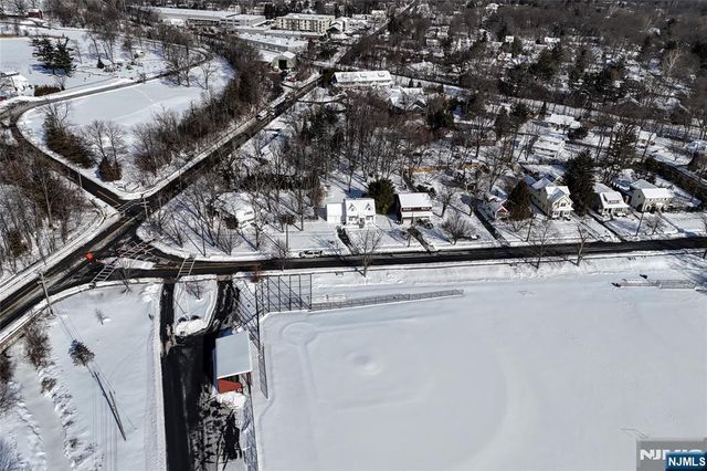 260 W Allendale Avenue, Allendale, NJ 07401