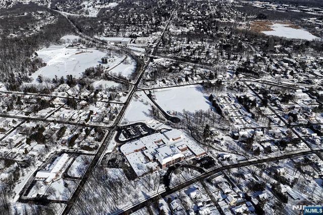 260 W Allendale Avenue, Allendale, NJ 07401