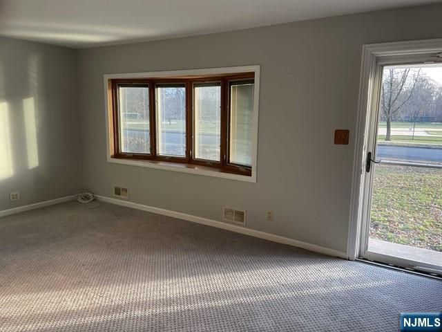 260 W Allendale Avenue, Allendale, NJ 07401