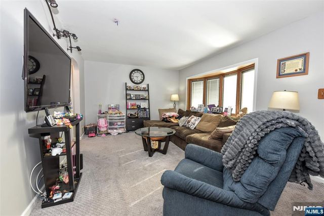 260 W Allendale Avenue, Allendale, NJ 07401