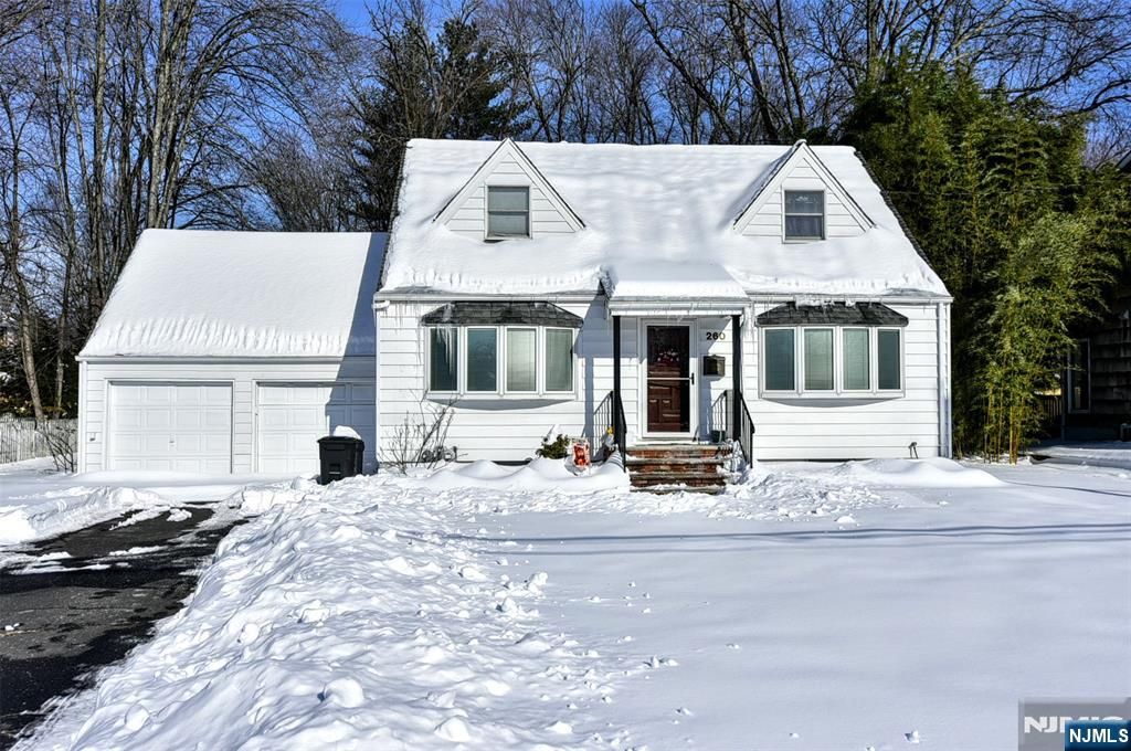 260 W Allendale Avenue, Allendale, NJ 07401