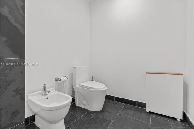 900 Biscayne Blvd 5602, Miami, FL 33132