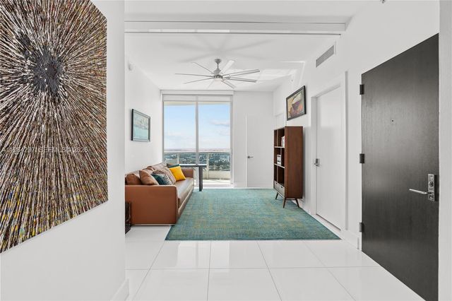 900 Biscayne Blvd 5602, Miami, FL 33132