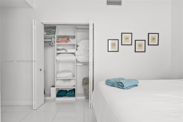 900 Biscayne Blvd 5602, Miami, FL 33132