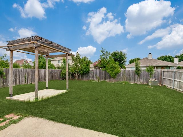 9436 Goldenview Drive, Fort Worth, TX 76244