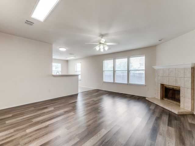 9436 Goldenview Drive, Fort Worth, TX 76244