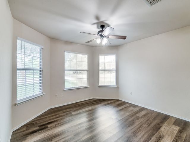 9436 Goldenview Drive, Fort Worth, TX 76244