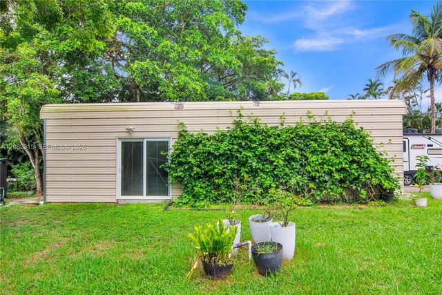 17110 SW 64th Court, Southwest Ranches, FL 33331