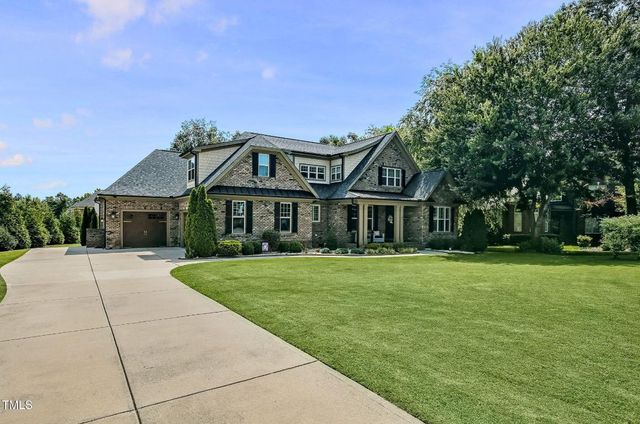 39 Wood Stork Court, Clayton, NC 27520