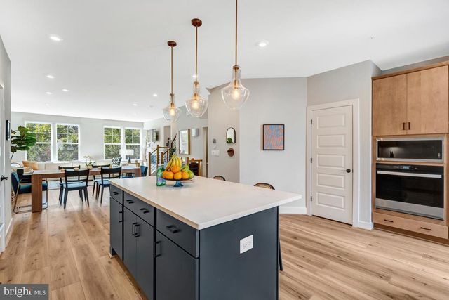 406 BROOKLAND GROVE DR NE, Washington, DC 20017