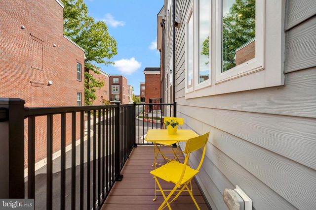 406 BROOKLAND GROVE DR NE, Washington, DC 20017