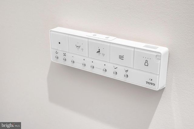 406 BROOKLAND GROVE DR NE, Washington, DC 20017