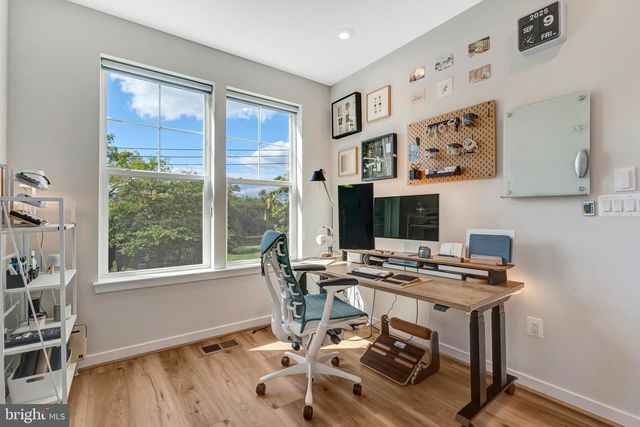 406 BROOKLAND GROVE DR NE, Washington, DC 20017