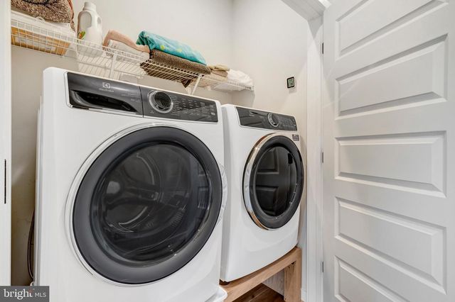 406 BROOKLAND GROVE DR NE, Washington, DC 20017