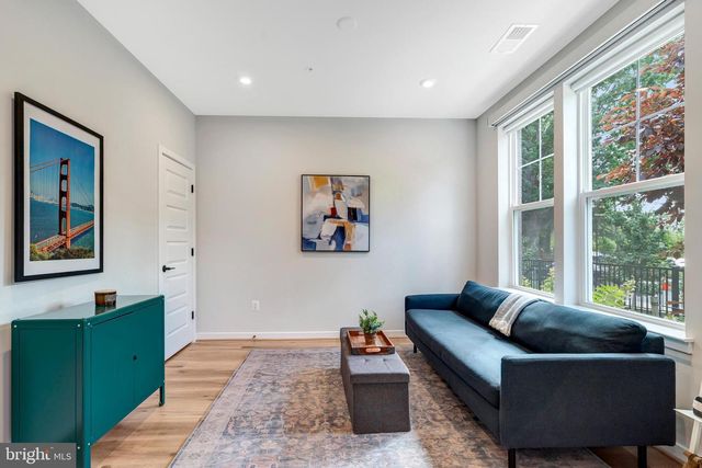 406 BROOKLAND GROVE DR NE, Washington, DC 20017