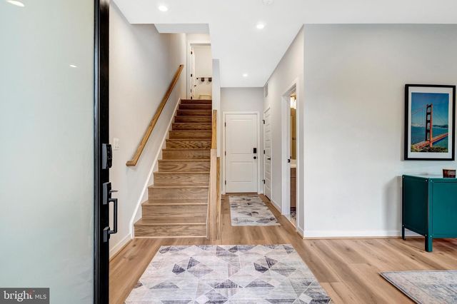 406 BROOKLAND GROVE DR NE, Washington, DC 20017