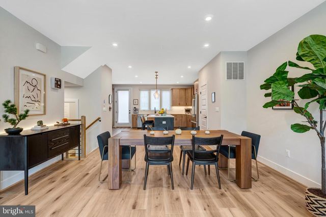 406 BROOKLAND GROVE DR NE, Washington, DC 20017