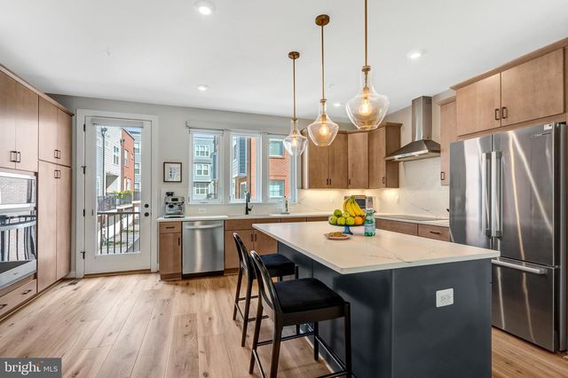 406 BROOKLAND GROVE DR NE, Washington, DC 20017