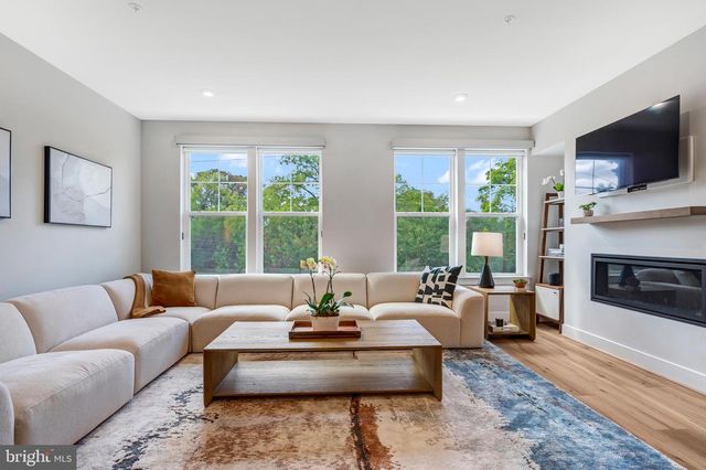 406 BROOKLAND GROVE DR NE, Washington, DC 20017