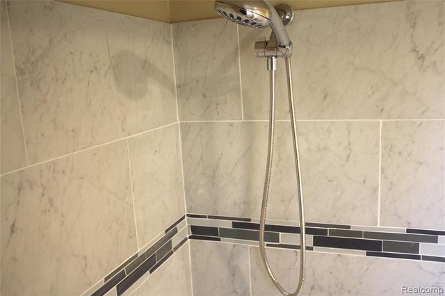 789 Dressler Lane, Rochester Hills, MI 48307