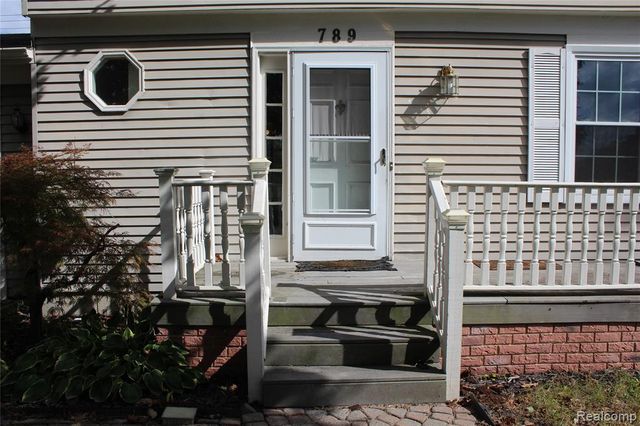 789 Dressler Lane, Rochester Hills, MI 48307