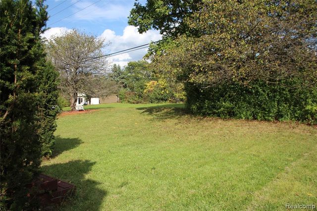 789 Dressler Lane, Rochester Hills, MI 48307