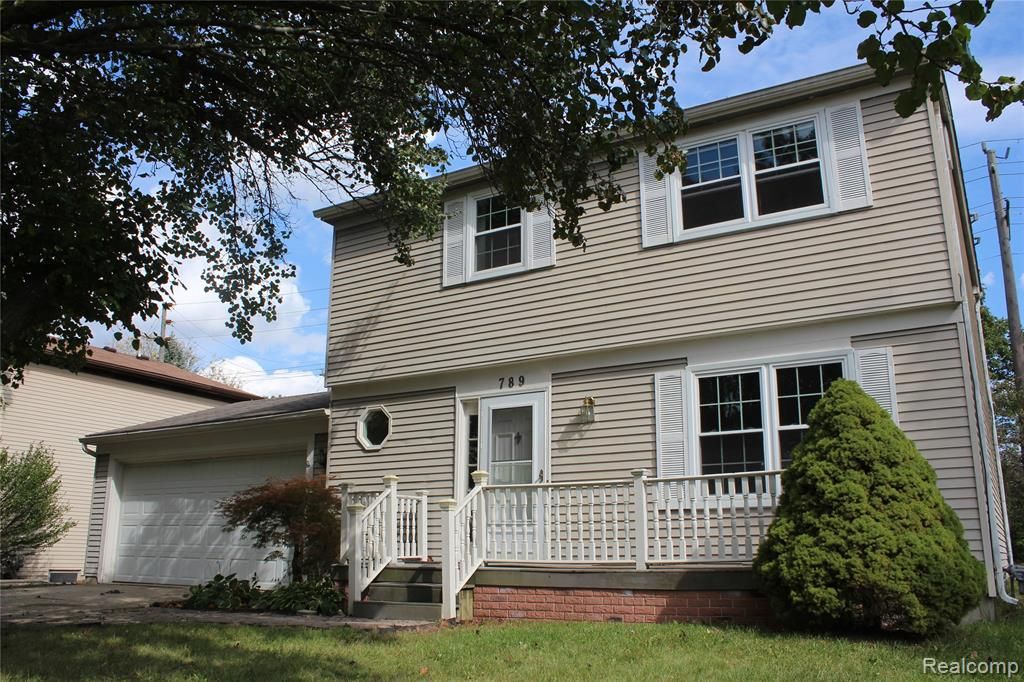 789 Dressler Lane, Rochester Hills, MI 48307