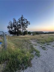 0 indian meza, Sylmar, CA 91342