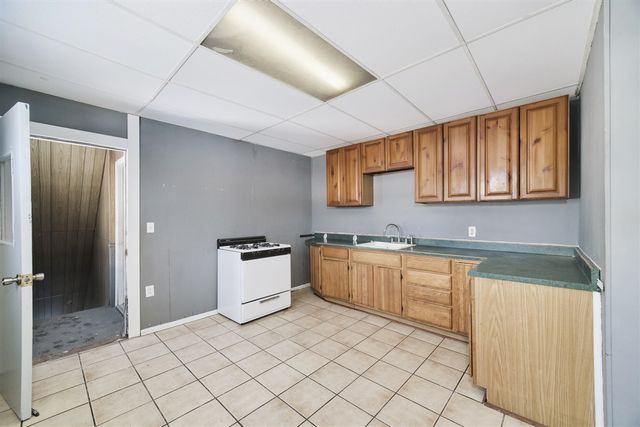 221 5th Street, Manistee, MI 49660