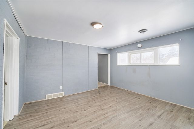 221 5th Street, Manistee, MI 49660