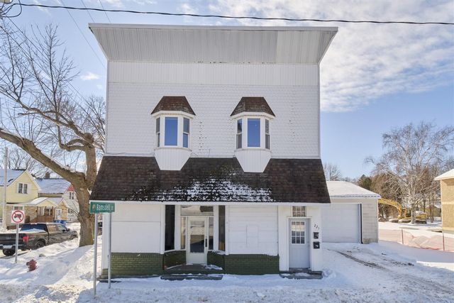 221 5th Street, Manistee, MI 49660