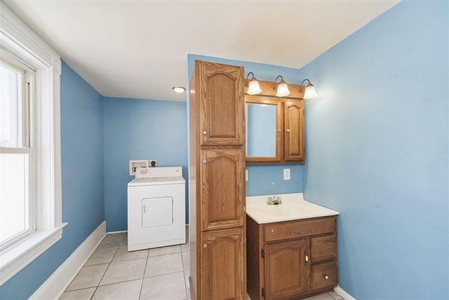 221 5th Street, Manistee, MI 49660